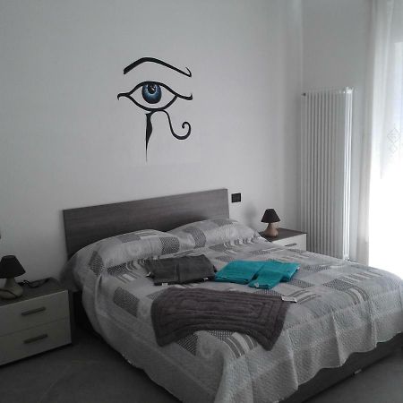Affittacamere Di Paola Lugagnano Exterior foto
