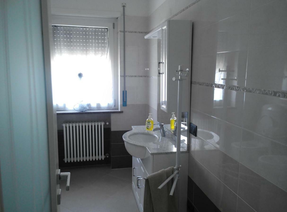 Affittacamere Di Paola Lugagnano Exterior foto